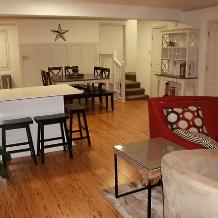 Shared Guest House With Private Rooms